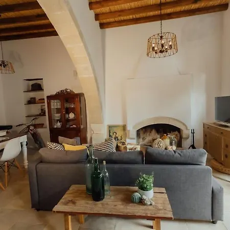 The Yard Traditional Tatil Evi *