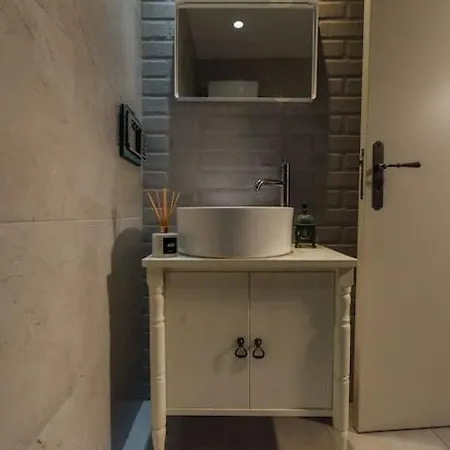 The Yard Traditional Vasa Kilaniou