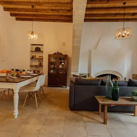 The Yard Traditional Tatil Evi Vasa Kilaniou