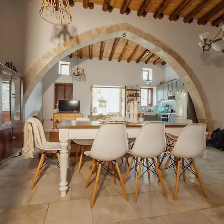 The Yard Traditional Vasa Kilaniou