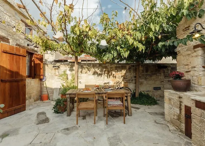 Nyaraló The Yard Traditional